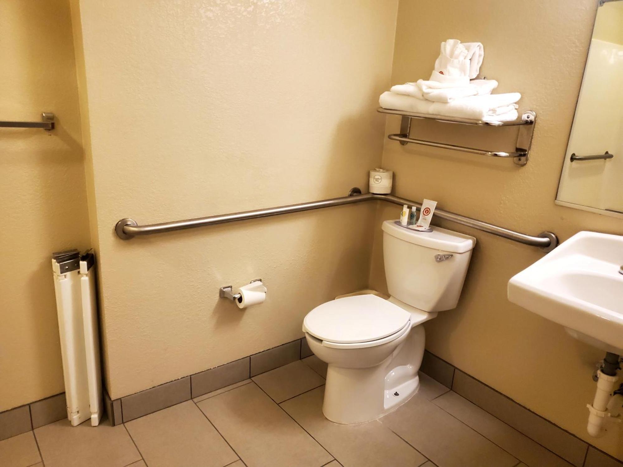 Hotel Comfort & 3*